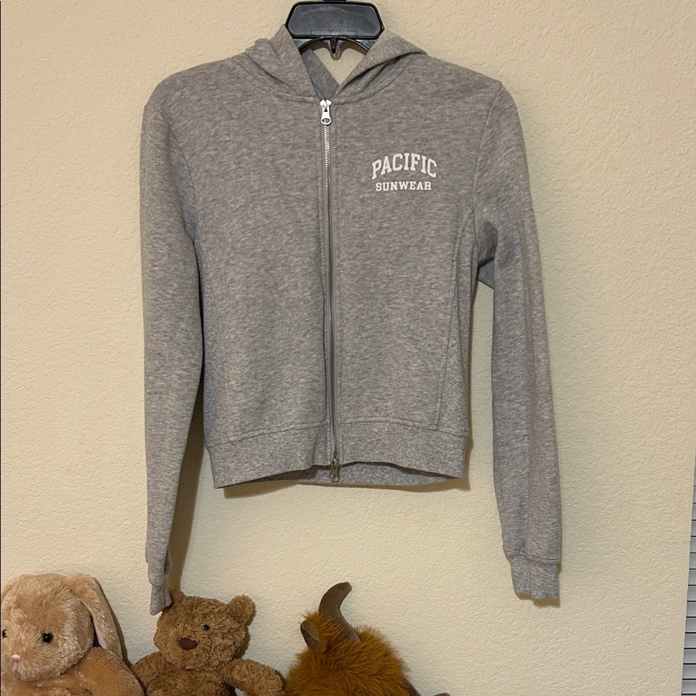 zip up hoodie